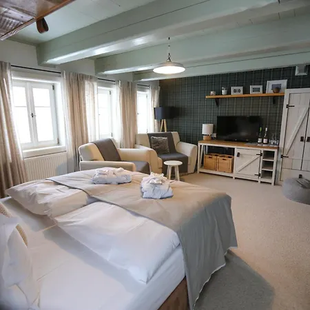 Bouda Helena Hotel