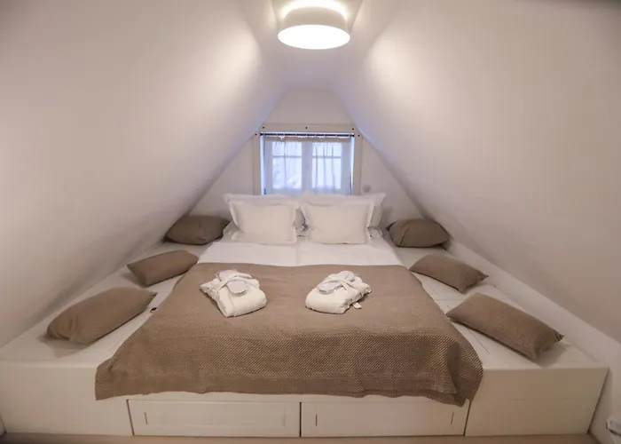 Bouda Helena Hotell 4*