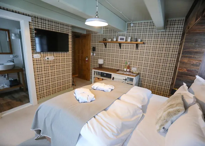 Bouda Helena Hotell 4*