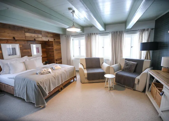 Bouda Helena Hotell 4*